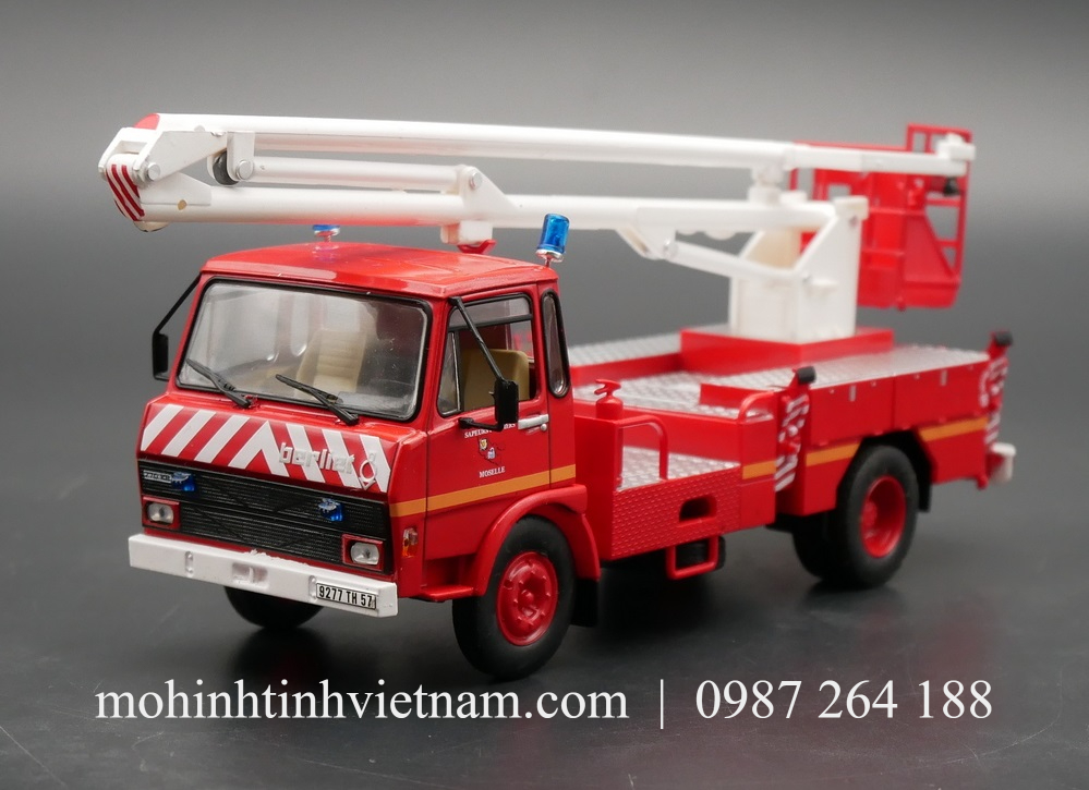 MÔ HÌNH XE CỨU HỎA BERLIET KB 770 (ĐỎ) 1:43 IXO