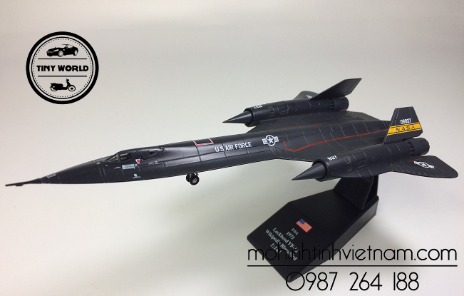 MÔ HÌNH MÁY BAY SR-71 BLACKBIRD (GHI) 1:144