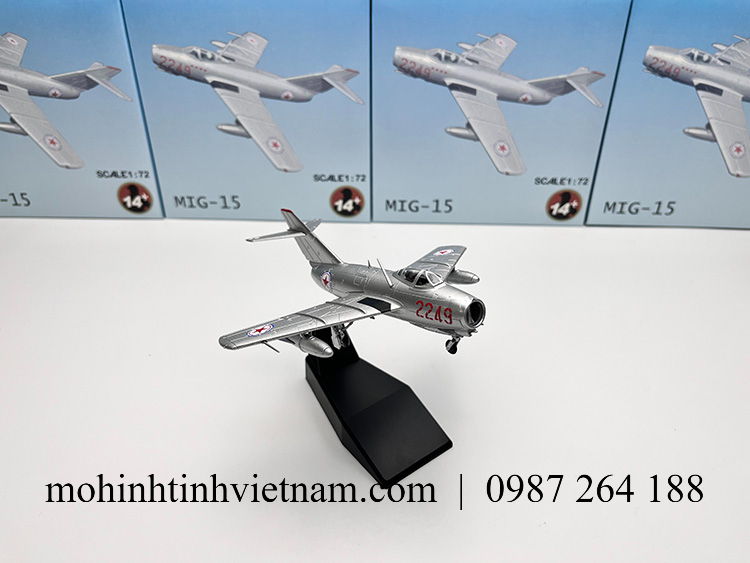 MÔ HÌNH MÁY BAY MIG-15 TRUNG QUỐC (BẠC) 1:72 AMER