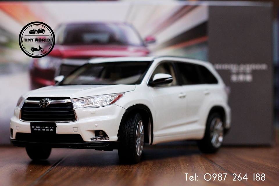 MÔ HÌNH Ô TÔ TOYOTA HIGHLANDER 2015 (TRẮNG) 1:18 PAUDI