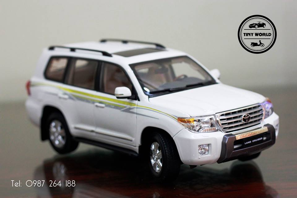 MÔ HÌNH Ô TÔ LAND CRUISER LC200 2012 (TRẮNG) 1:18 PAUDI