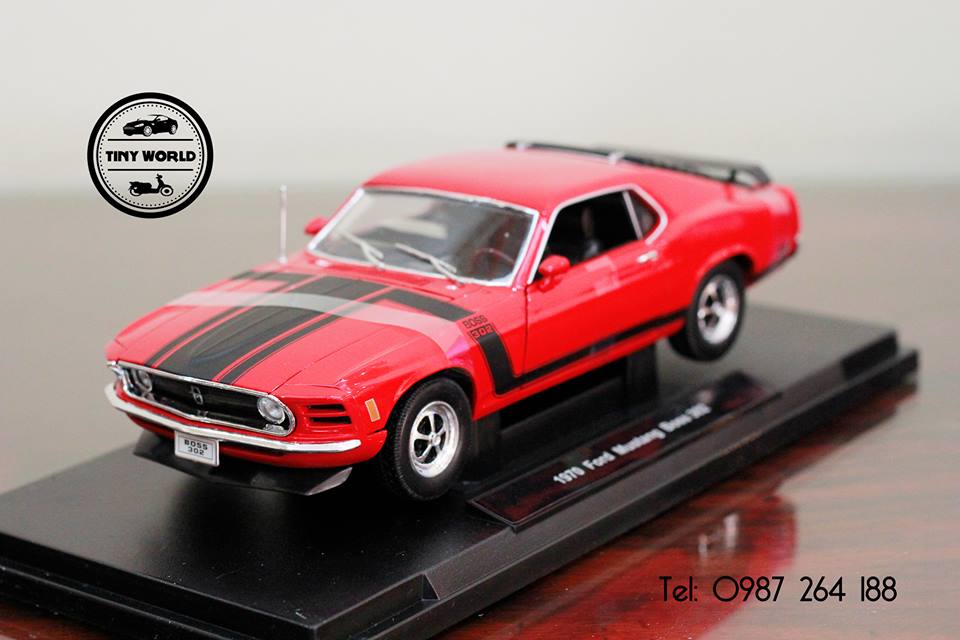 MÔ HÌNH Ô TÔ FORD MUSTANG BOSS 302 (ĐỎ) 1:18 WELLY