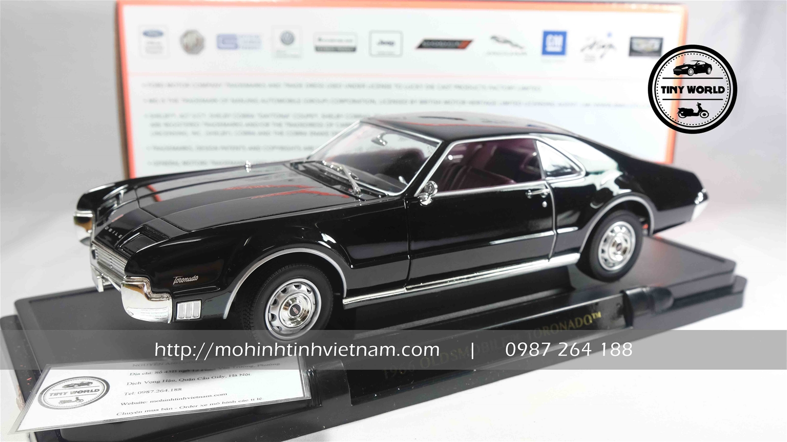 MÔ HÌNH Ô TÔ OLDSMOBILE TORONADO 1966 (ĐEN) 1:18 ROAD SIGNATURE