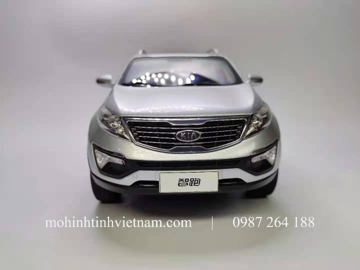MÔ HÌNH Ô TÔ KIA SPORTAGE R 2011 (BẠC) 1:18 DEALER