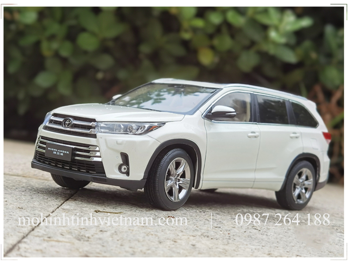 MÔ HÌNH Ô TÔ TOYOTA HIGHLANDER 2018 (TRẮNG) 1:18 DEALER