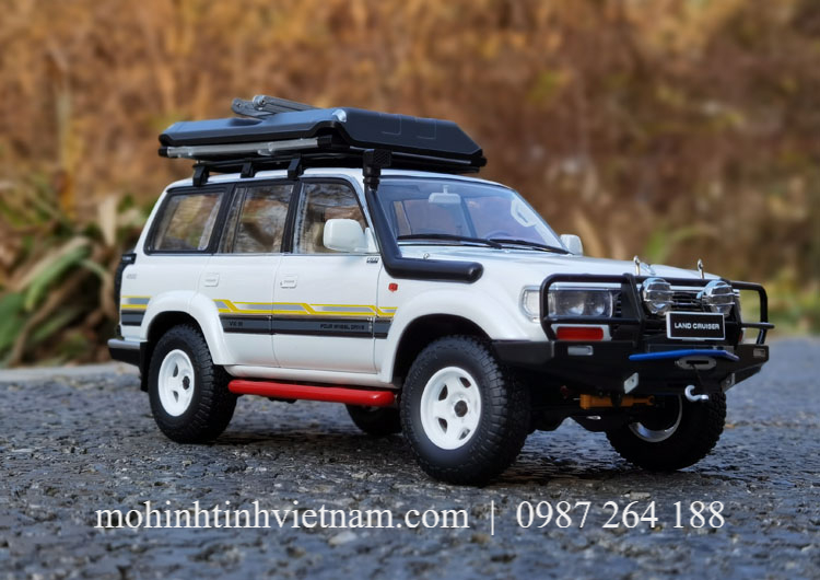 MÔ HÌNH Ô TÔ TOYOTA LAND CRUISER LC80 KÈM PHỤ KIỆN (TRẮNG) 1:18 KENGFAI