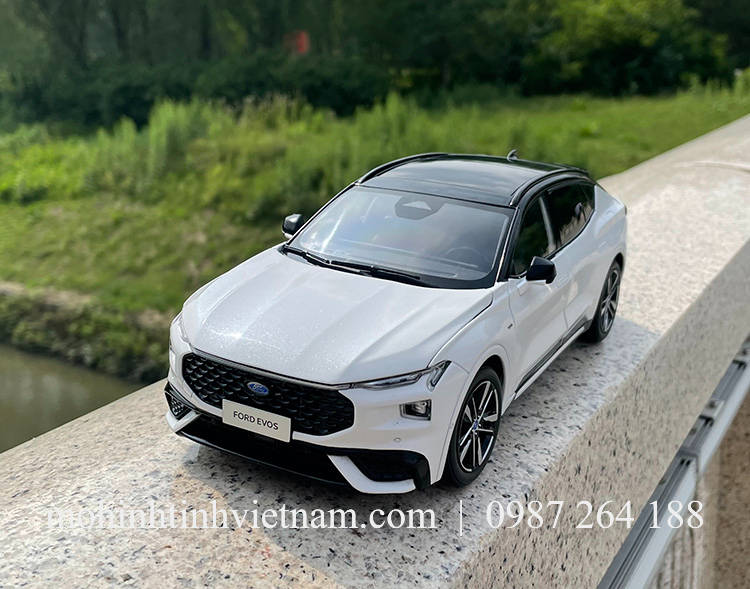 MÔ HÌNH Ô TÔ FORD EVOS 2022 (TRẮNG) 1:18 DEALER