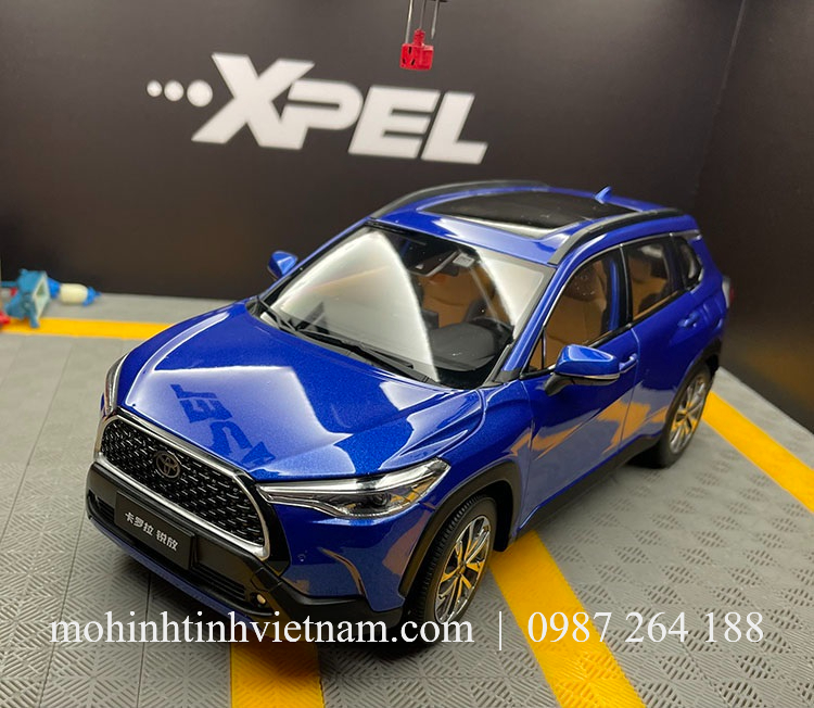 MÔ HÌNH Ô TÔ TOYOTA COROLLA CROSS 2022 (XANH) 1:18 DEALER