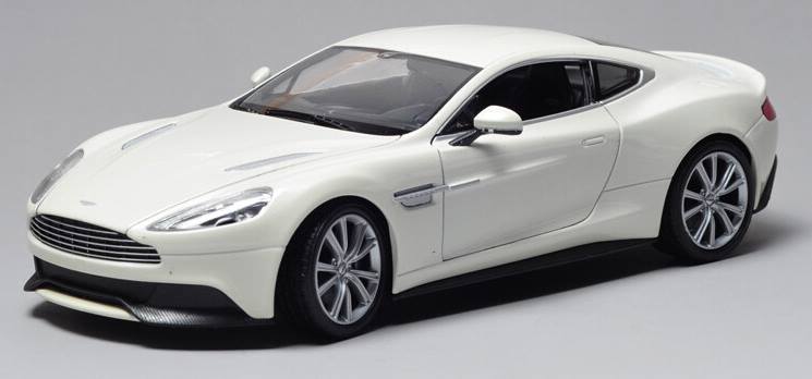 MÔ HÌNH Ô TÔ ASTON MARTIN VANQUISH (TRẮNG) 1:24 WELLY