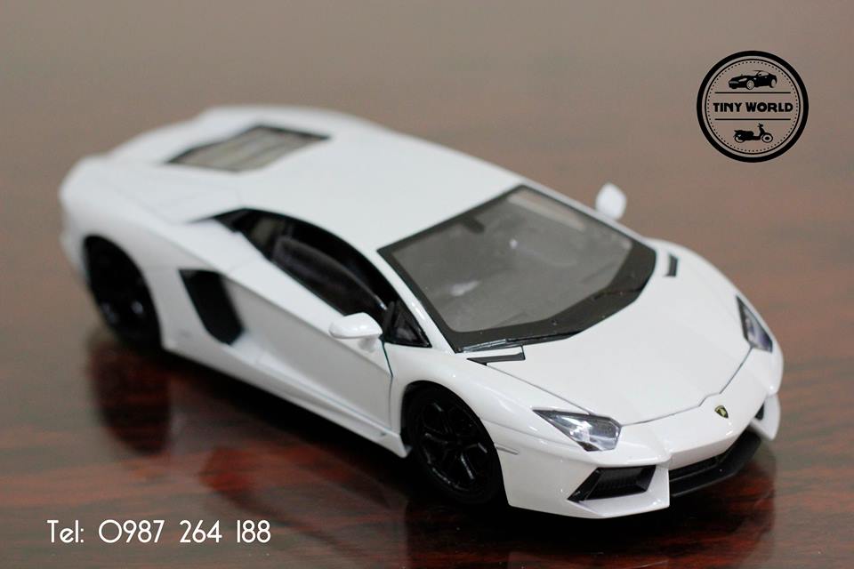 MÔ HÌNH Ô TÔ LAMBORGHINI AVENTADOR LP700-4 (TRẮNG) 1:24 WELLY FX
