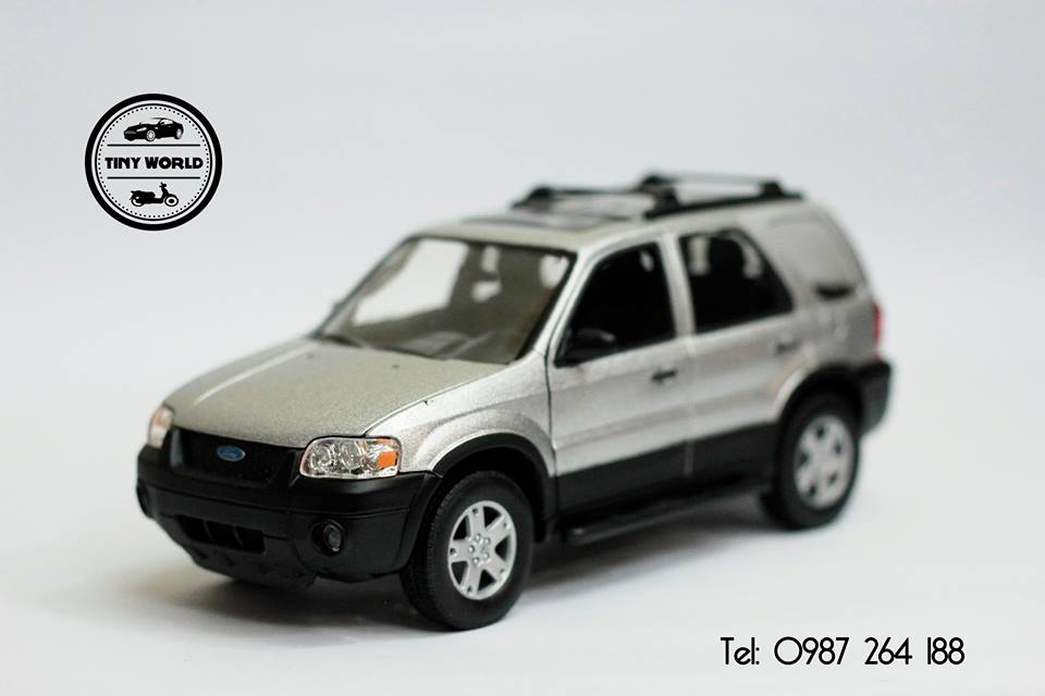 MÔ HÌNH Ô TÔ FORD ESCAPE XLT SPORT 2005 (BẠC) 1:24 WELLY