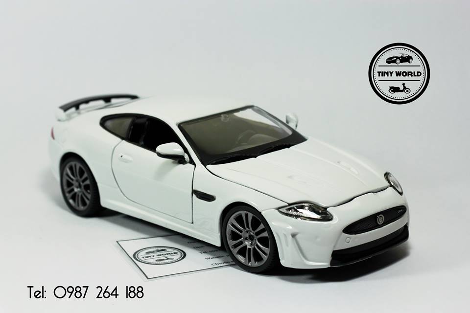 MÔ HÌNH Ô TÔ JAGUAR XKR-S (TRẮNG) 1:24 BBURAGO
