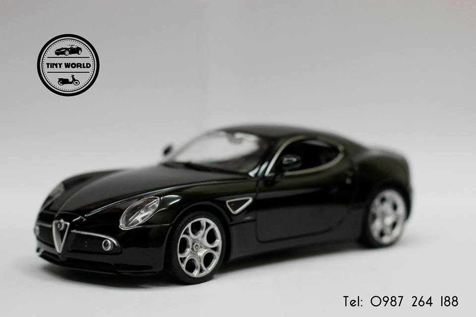 MÔ HÌNH Ô TÔ ALFA ROMEO 8C (ĐEN) 1:24 WELLY