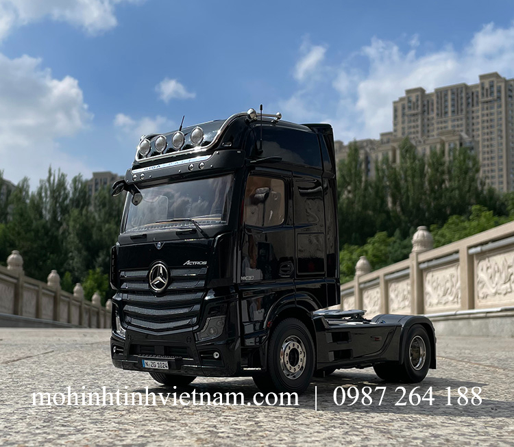 MÔ HÌNH ĐẦU KÉO MERCEDES-BENZ ACTROS (ĐEN) 1:18 NZG