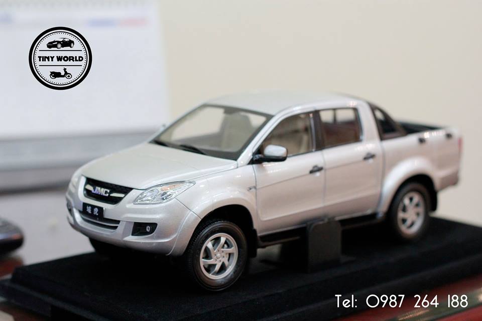 MÔ HÌNH Ô TÔ JMC PICKUP 1:18 (BẠC) 1:18 DEALER