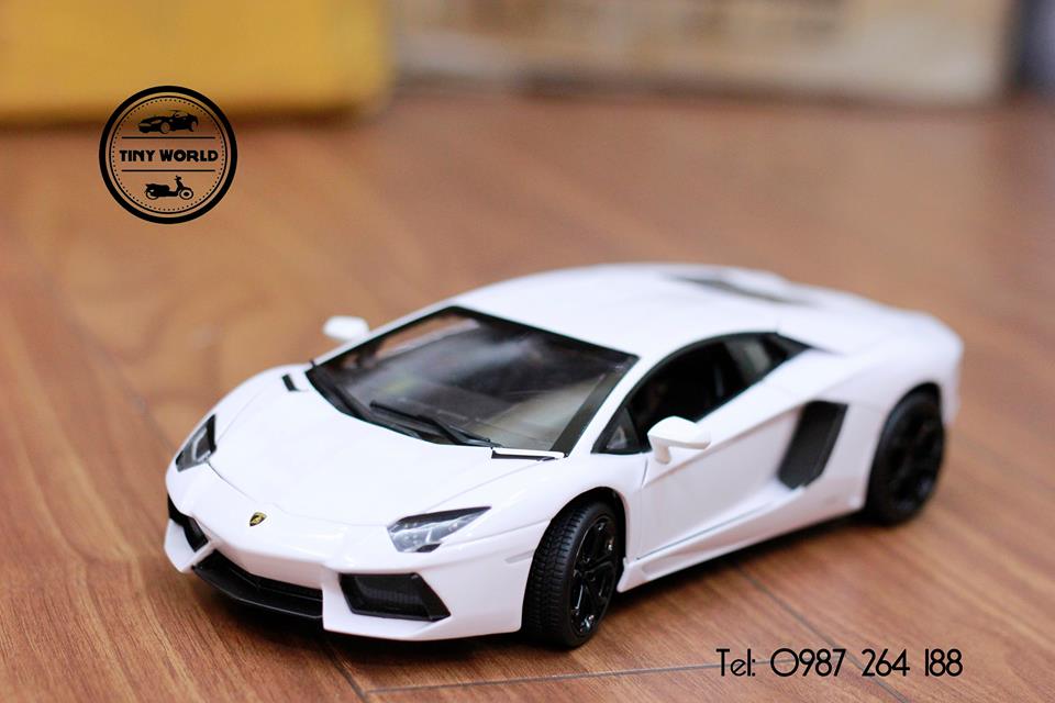 MÔ HÌNH Ô TÔ LAMBORGHINI AVENTADOR LP700-4 (TRẮNG) 1:18 RASTAR