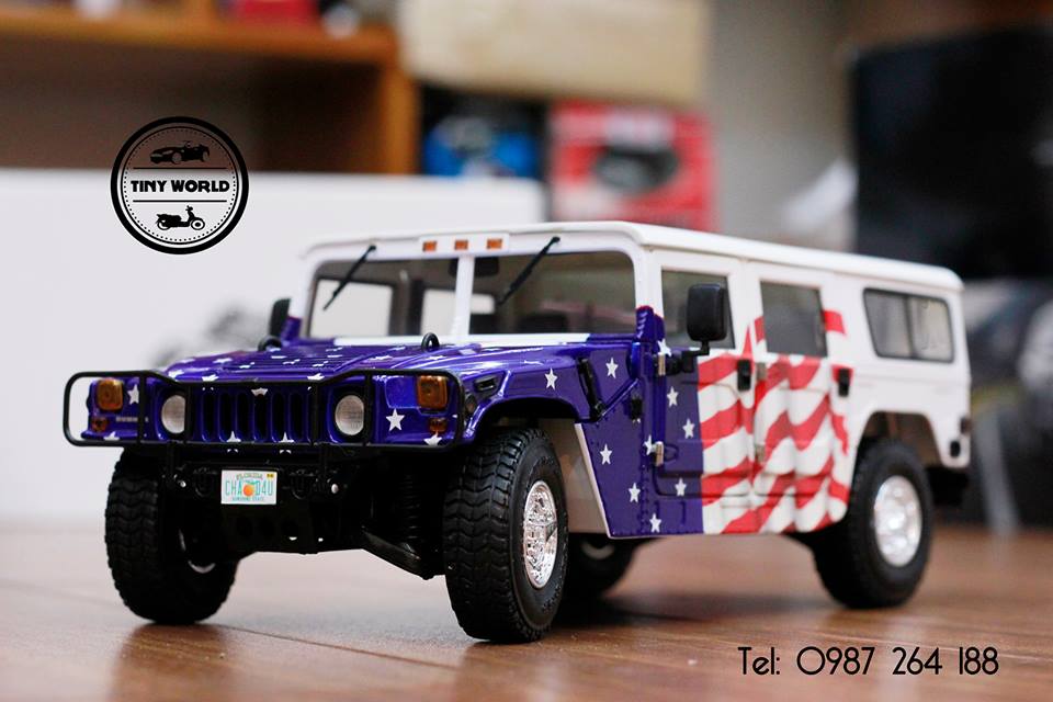 MÔ HÌNH Ô TÔ HUMMER H1 (TRẮNG) 1:18 EXOTO