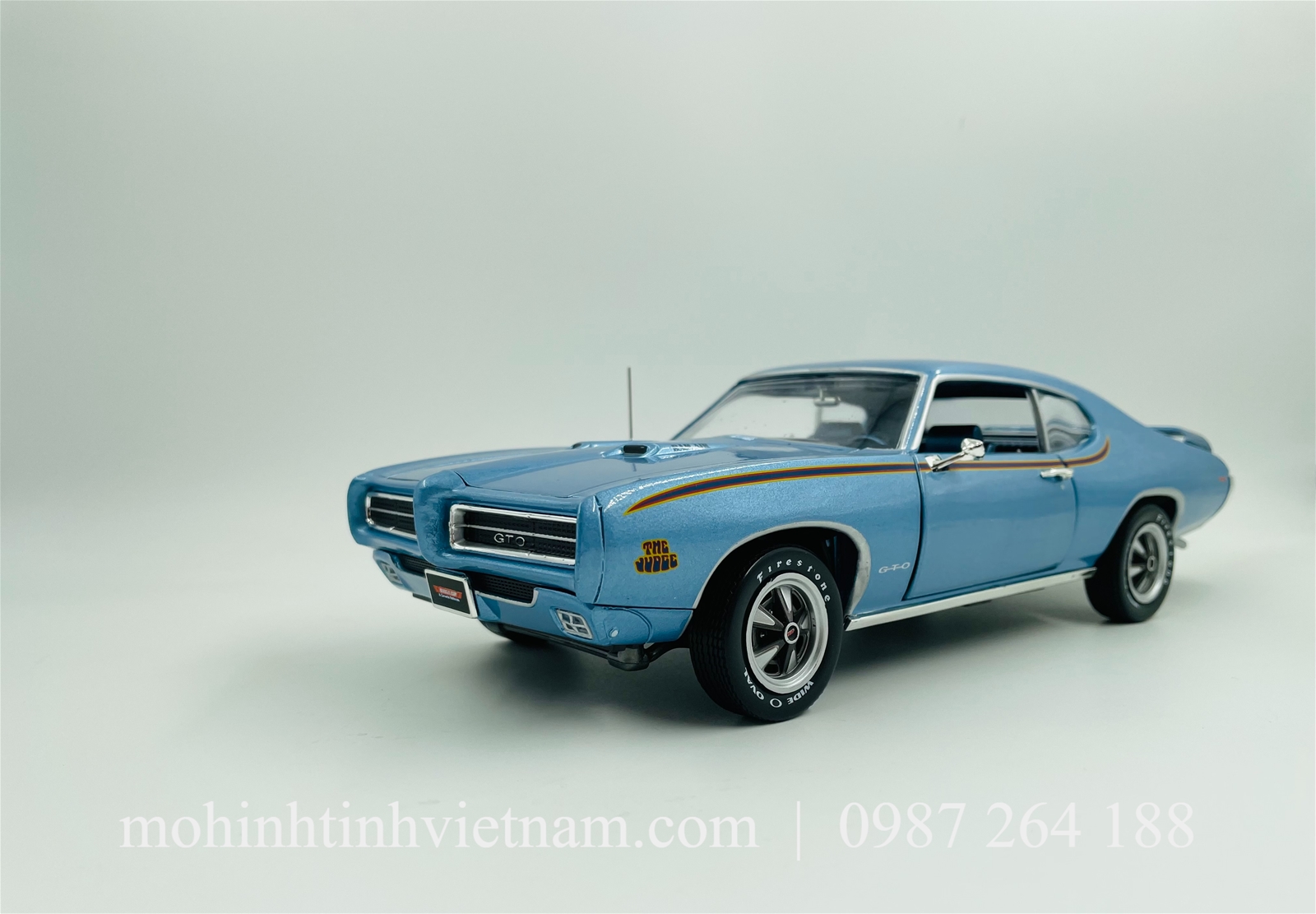 MÔ HÌNH Ô TÔ PONTIAC GTO 1968 (XANH) 1:18 AUTOWORLD