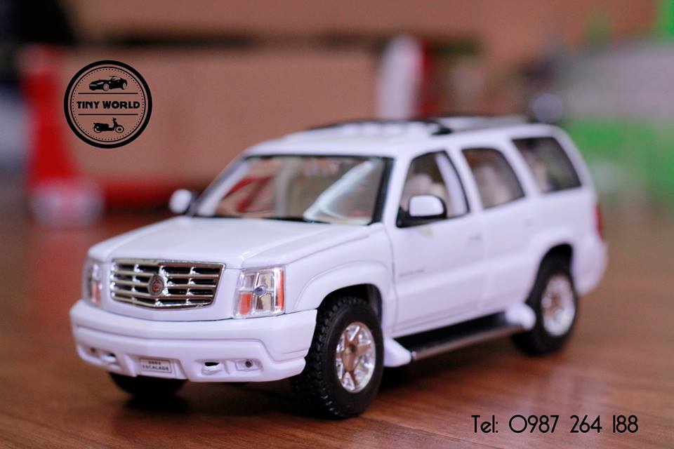 MÔ HÌNH Ô TÔ CADILLAC ESCALADE 2002 (TRẮNG) 1:24 WELLY