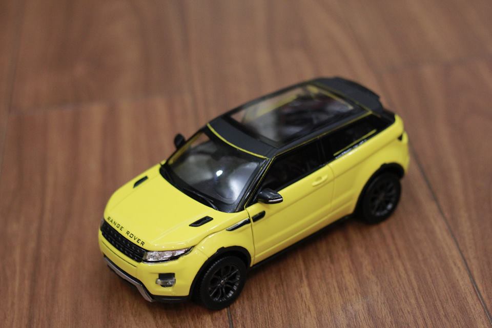 MÔ HÌNH Ô TÔ LAND ROVER EVOQUE (VÀNG) 1:24 DEALER