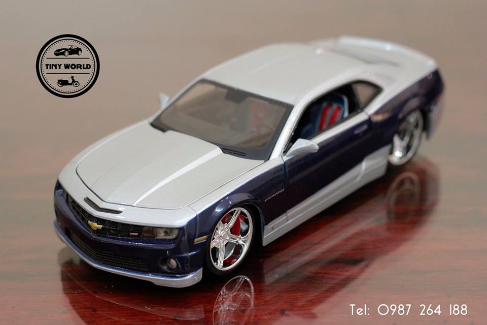 MÔ HÌNH Ô TÔ CHEVROLET CAMARO SS RS (BẠC) 1:24 MAISTO