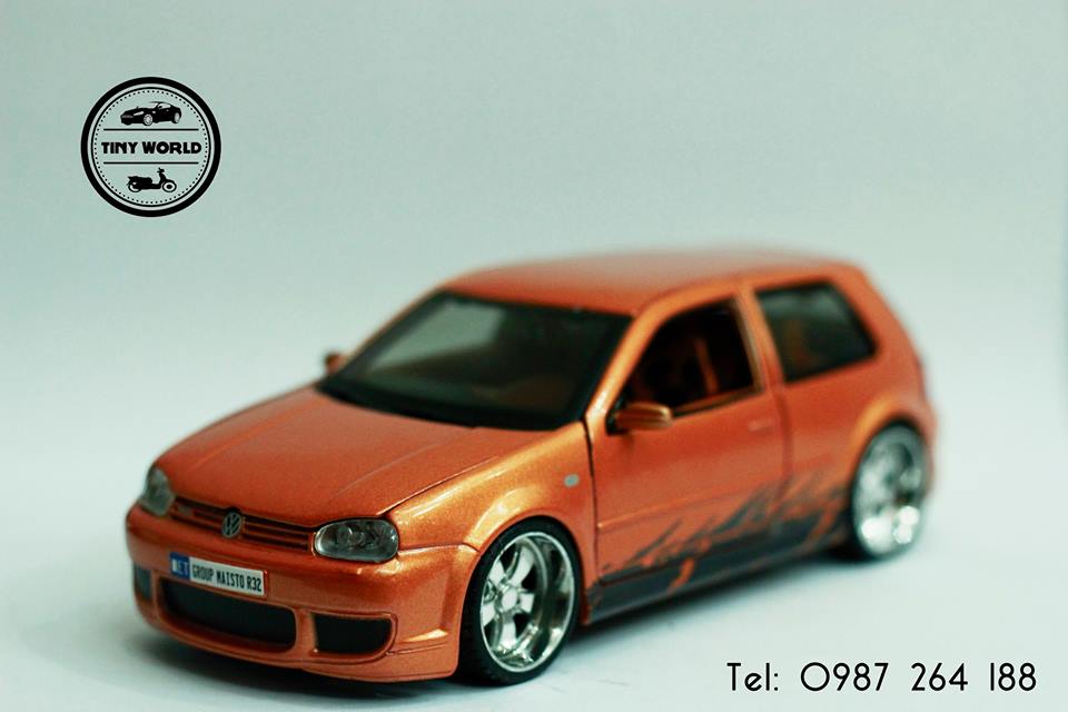 MÔ HÌNH Ô TÔ VOLKSWAGEN GOLF R32 (CAM) 1:24 MAISTO