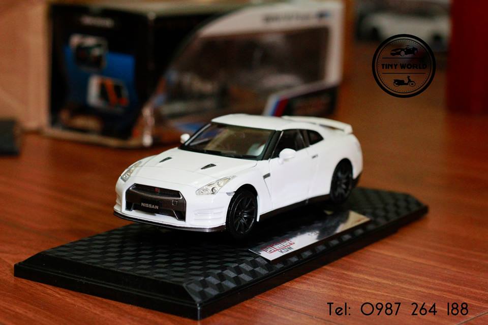 MÔ HÌNH Ô TÔ NISSAN GT-R (TRẮNG) 1:24 KAIDIWEI