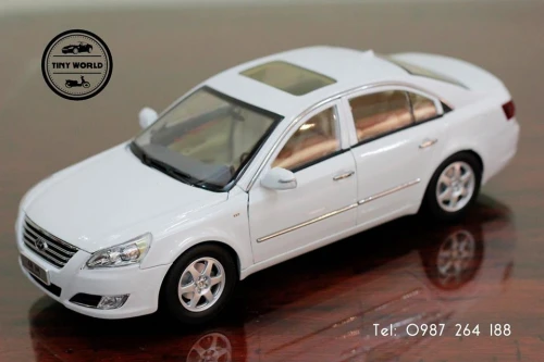 MÔ HÌNH Ô TÔ HYUNDAI SONATA (TRẮNG) 1:18 DEALER