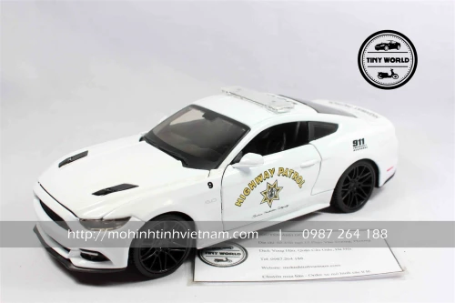 MÔ HÌNH Ô TÔ FORD MUSTANG GT POLICE 2015 (TRẮNG) 1:24 MAISTO