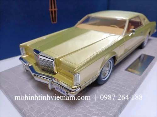MÔ HÌNH Ô TÔ LINCOLN CONTINENTAL MARK V 1979 (VÀNG) 1:18 AMC