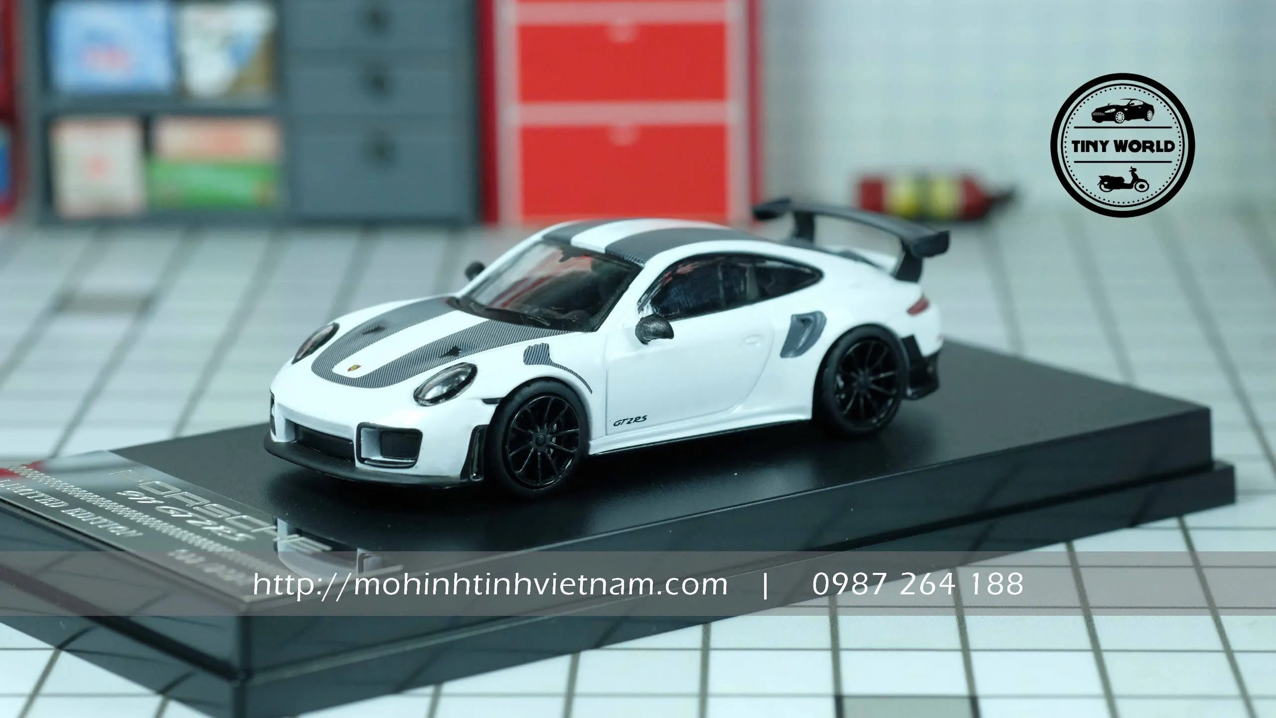 MÔ HÌNH Ô TÔ PORSCHE 911 GT2 RS (TRẮNG) 1:64 DEALER