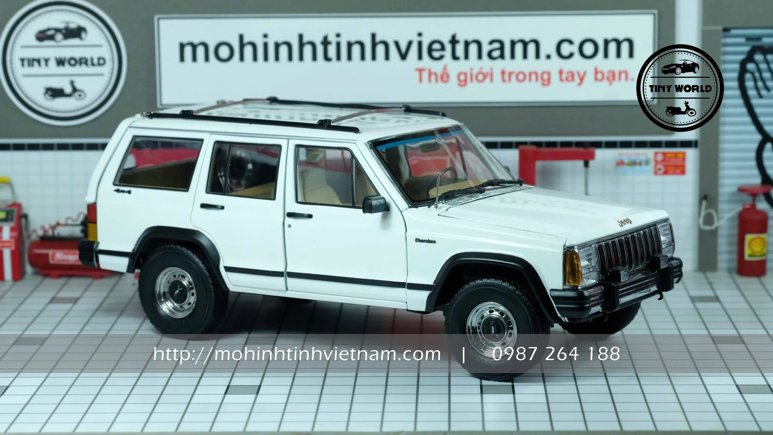 MÔ HÌNH Ô TÔ JEEP CHEROKEE 2500 (TRẮNG) 1:18 DEALER
