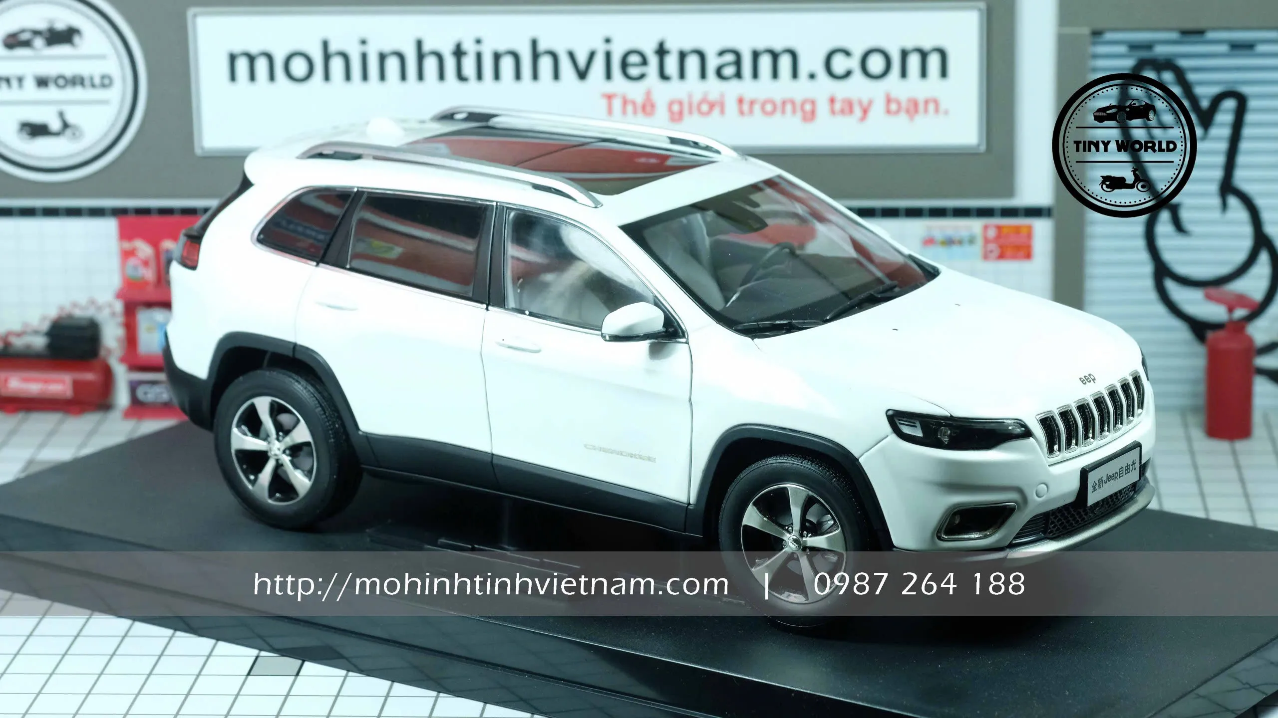 MÔ HÌNH Ô TÔ JEEP CHEROKEE 2019 (TRẮNG) 1:18 DEALER