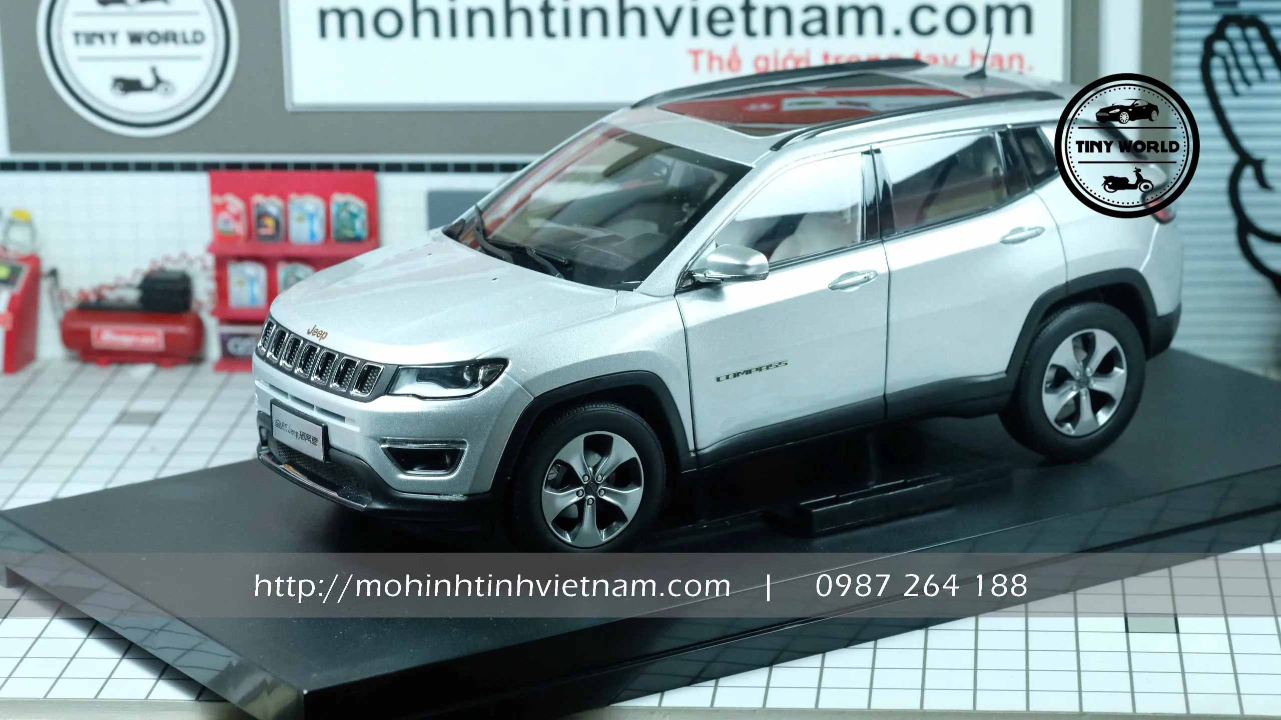 MÔ HÌNH Ô TÔ JEEP COMPASS 2017 (BẠC) 1:18 DEALER
