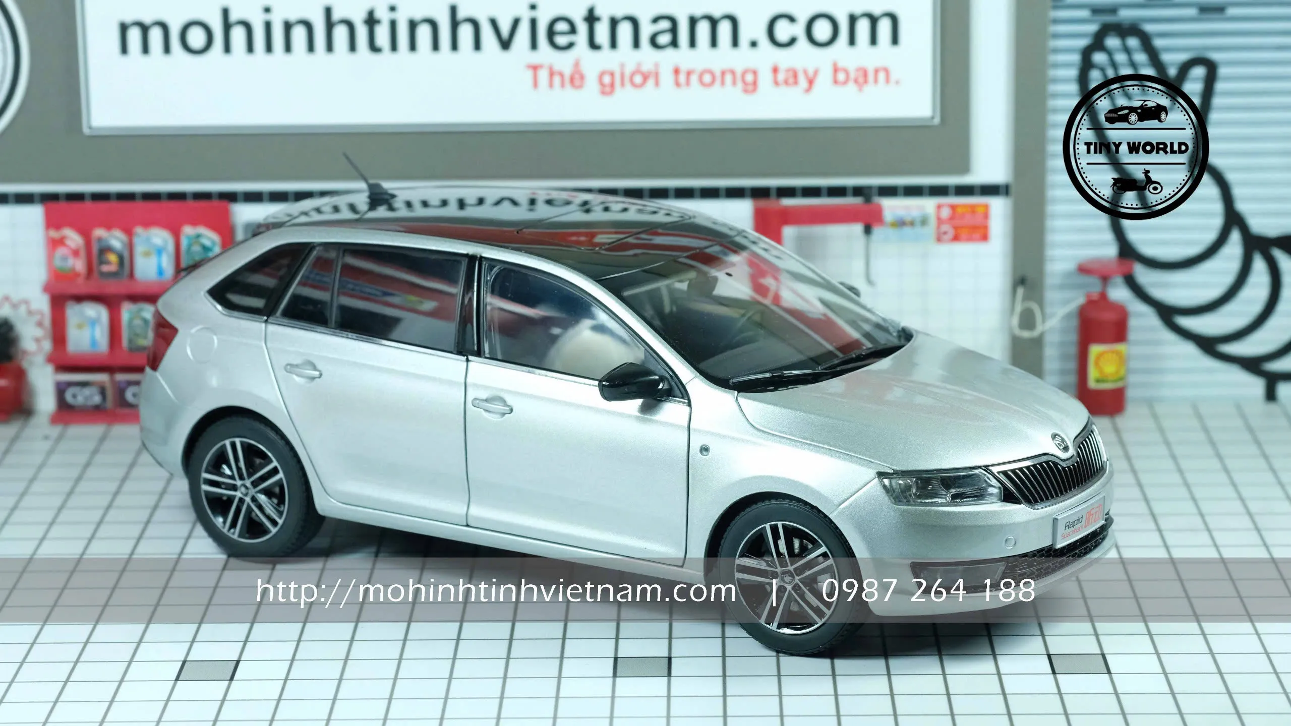 MÔ HÌNH Ô TÔ SKODA RAPID SPACEBACK 2013 (BẠC) 1:18 PAUDI