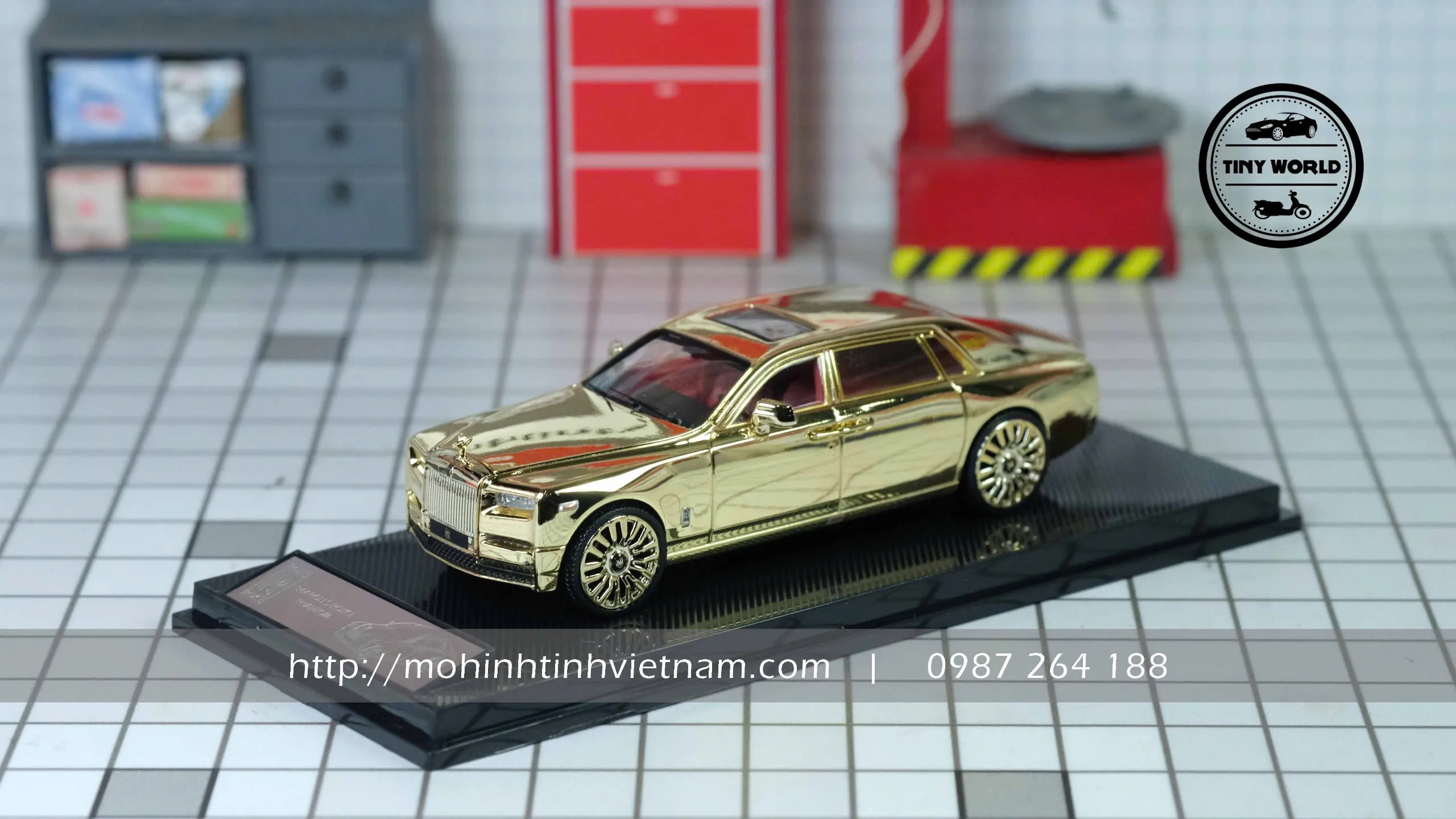 MÔ HÌNH Ô TÔ ROLLS-ROYCE PHANTOM (MẠ VÀNG) 1:64 DEALER