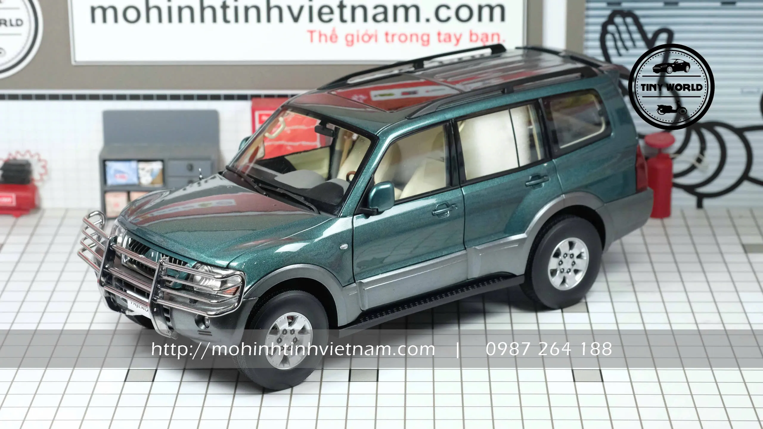 MÔ HÌNH Ô TÔ MITSUBISHI PAJERO V73 (XANH) 1:18 YC MODEL