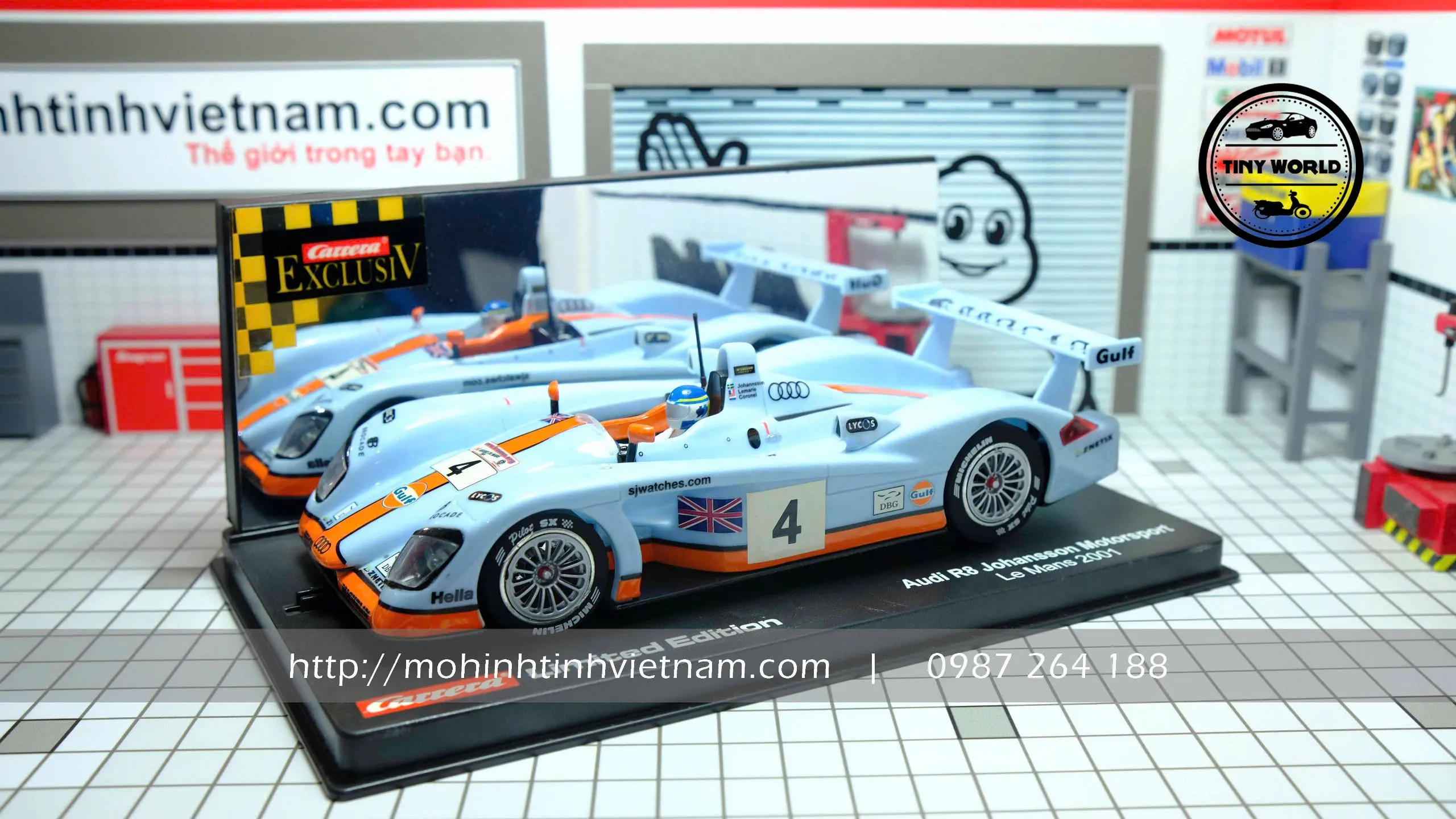 MÔ HÌNH Ô TÔ AUDI FOR R8 JOHANSSON MOTORSPORT LE MANS 2001 (XANH) 1:24 CARRERA