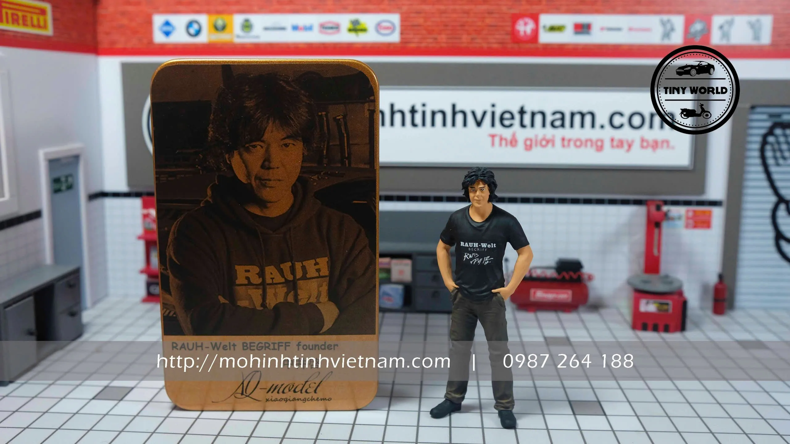 MÔ HÌNH FIGURE RAUH-WELT BEGRIFF FOUNDER (ĐEN) 1:18 XIAOGUANG