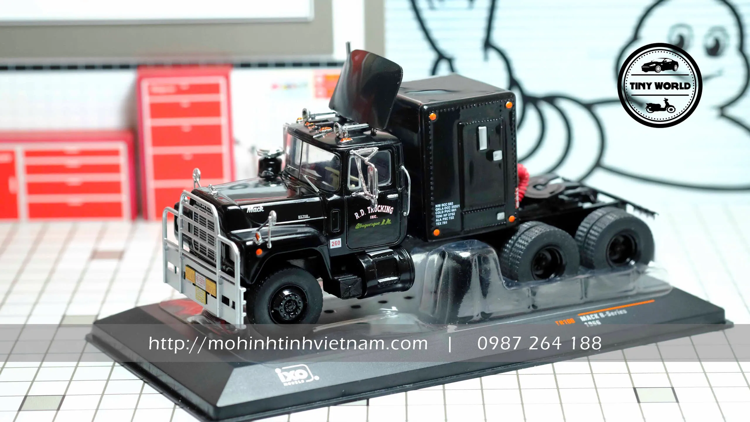 MÔ HÌNH Ô TÔ MACK R-SERIES TR100 1966 (ĐEN) 1:43 IXO
