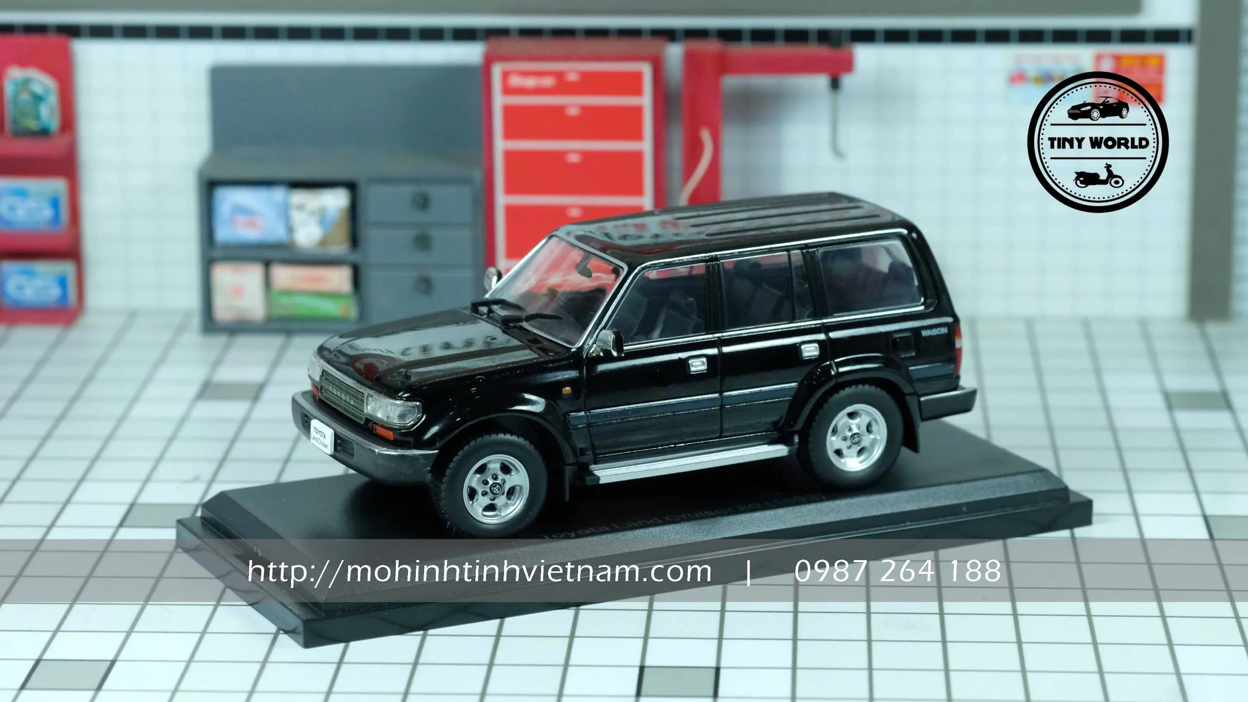 MÔ HÌNH Ô TÔ TOYOTA LAND CRUISER 80 1993 (ĐEN) 1:43